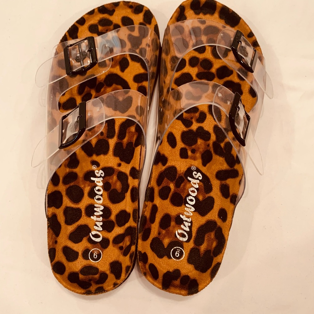 BRAND NEW Outwoods sandals size 9 Womens
